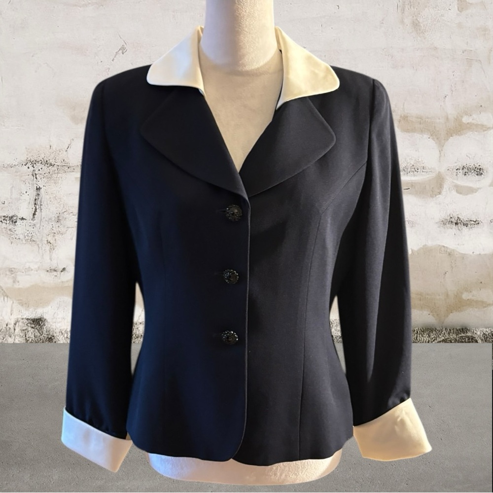 Saville Suit Women's Blue and White Blazer with Structured Lapels Size 10P - Picture 2 of 6